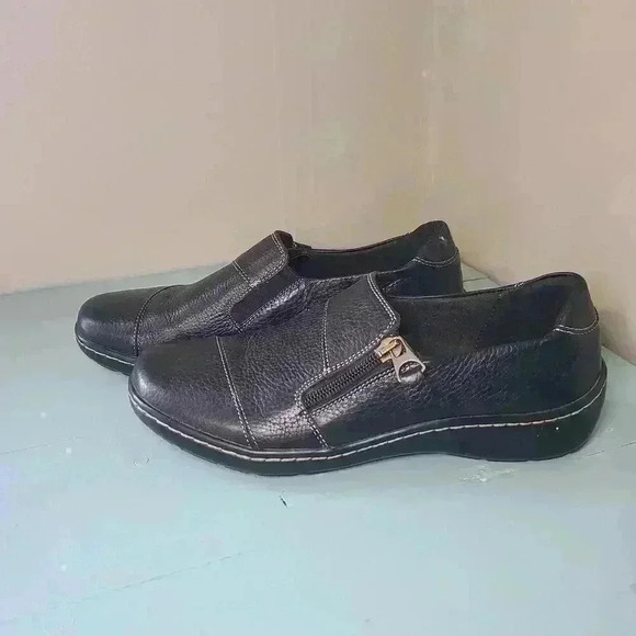 Clarks Shoes - SOLD Clarks Cora Harbor Black Leather Shoes Womens 9 M Zip Cushioned Lightweight